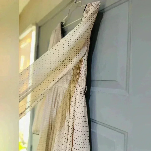 Double zero women’s dress size medium Elegant look has No belt included 👈🏻 - Picture 3 of 13